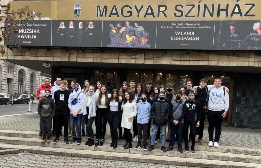 8. osztályos diákjaink a Pesti Magyar Színházban