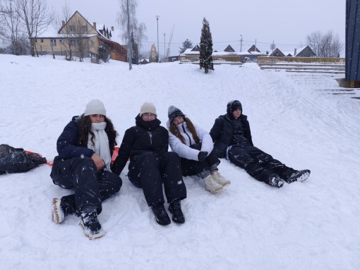 Ajándékba kapott tél – a Gönczy Refi szánkózása