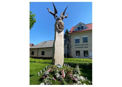 Koszorú elhelyezés a városi ünnepségen